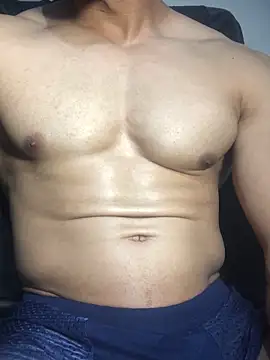 Snapshot of guh2026 chatting on 04-15-26, 01:12 guh2026 online show from 04-15-26, 01:12