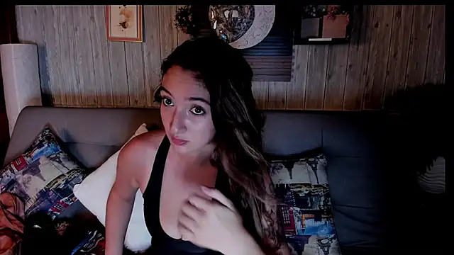 Snapshot of Alucarda666 chatting on 07-17-26, 10:03 Alucarda666 online show from 07-17-26, 10:03