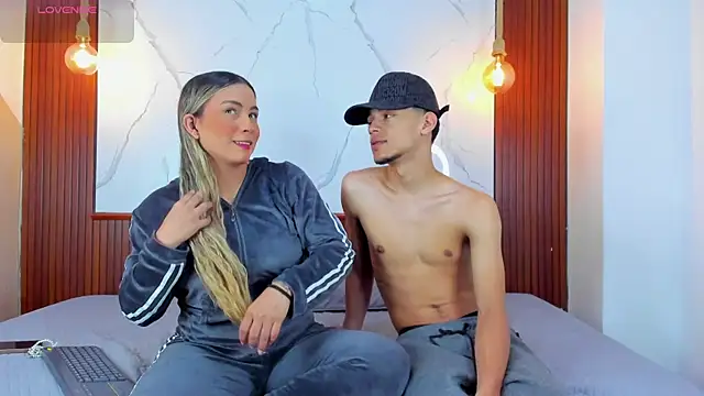 Eroticxcouple online show from 04-28-26, 04:34