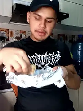 Snapshot of sebastian_grey02 chatting on 04-11-26, 02:38 sebastian grey02 online show from 04-11-26, 02:38