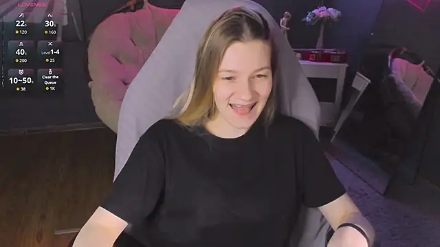 Snapshot of Vanessa___Lui chatting on 04-10-26, 04:12 Vanessa Lui online show from 04-10-26, 04:12