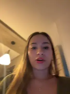 Snapshot of AmyRusso chatting on 06-05-26, 11:21 AmyRusso online show from 06-05-26, 11:21