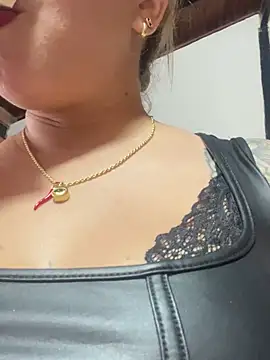 jade06  online show from 04-19-26, 05:23