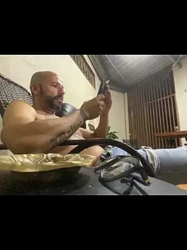 WaltinhoOliveira online show from 04-12-26, 05:23