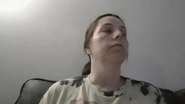 lily1982 online show from 04-23-26, 01:29