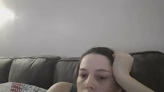 Snapshot of lily1982 chatting on 04-26-26, 04:32 lily1982 online show from 04-26-26, 04:32