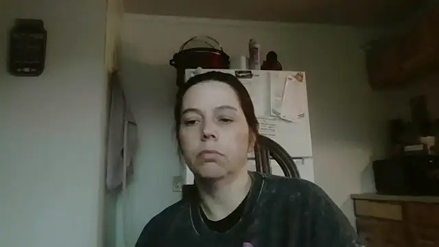 Snapshot of lily1982 chatting on 05-05-26, 08:06 lily1982 online show from 05-05-26, 08:06