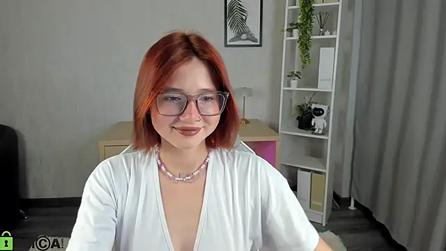 Snapshot of Lessi_Panic chatting on 06-22-26, 12:56 Lessi Panic online show from 06-22-26, 12:56
