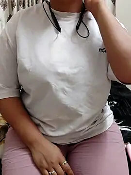 Aysha 69 online show from 04-18-26, 03:49