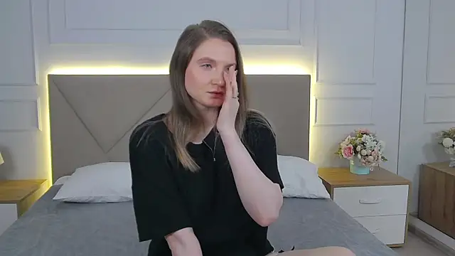 ArianaMilss online show from 04-20-26, 11:02