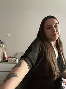 Snapshot of RiannaBrown chatting on 04-13-26, 03:01 RiannaBrown online show from 04-13-26, 03:01