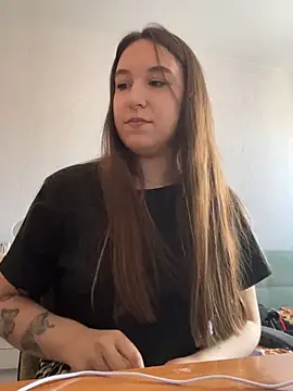 Snapshot of RiannaBrown chatting on 04-14-26, 03:12 RiannaBrown online show from 04-14-26, 03:12