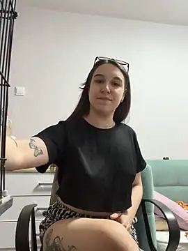 Snapshot of RiannaBrown chatting on 04-16-26, 03:07 RiannaBrown online show from 04-16-26, 03:07