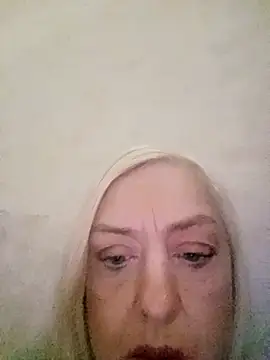Julia20X online show from 04-18-26, 07:07