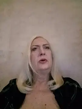 Julia20X online show from 05-10-26, 09:58