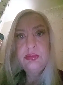 Julia20X online show from 05-21-26, 10:22