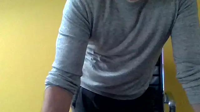 Snapshot of jjjust_curiousss chatting on 04-10-26, 05:17 jjjust curiousss online show from 04-10-26, 05:17