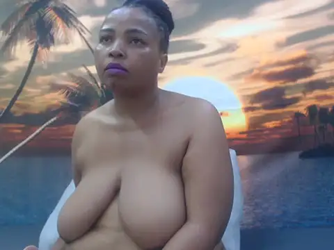 GoldenLuxeLady online show from 05-13-26, 04:32