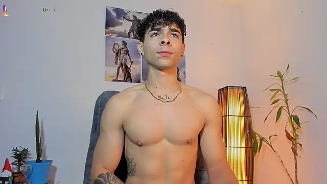 Snapshot of Alex_zt7 chatting on 05-13-26, 06:05 Alex zt7 online show from 05-13-26, 06:05