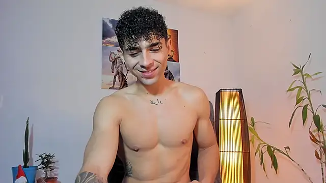 Snapshot of Alex_zt7 chatting on 05-30-26, 01:41 Alex zt7 online show from 05-30-26, 01:41