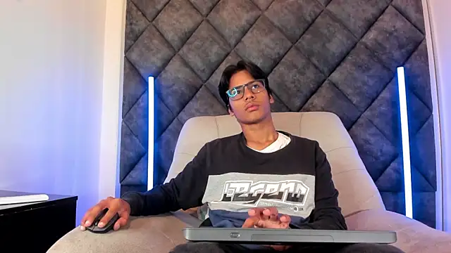 LiamKron online show from 05-22-26, 10:54