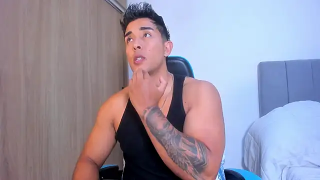 Snapshot of alangreek1 chatting on 04-10-26, 01:55 alangreek1 online show from 04-10-26, 01:55