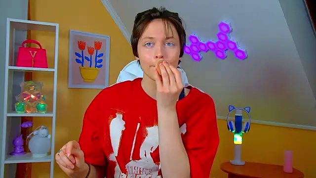 Snapshot of RitaRoses chatting on 04-13-26, 07:19 RitaRoses online show from 04-13-26, 07:19