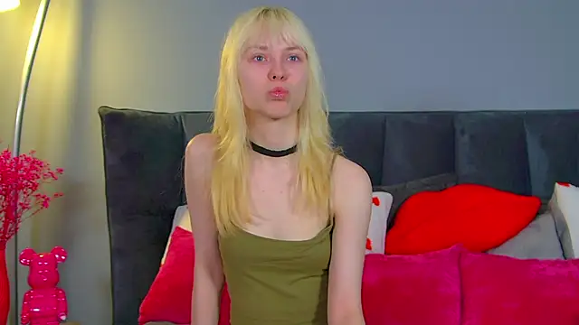 HannahHollis online show from 05-13-26, 06:22