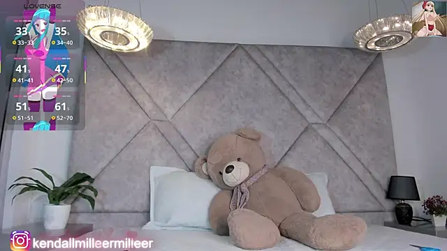 kendall Milleer online show from 07-10-26, 04:06