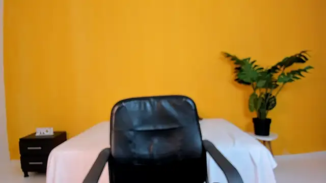 arianarousee online show from 04-29-26, 06:14