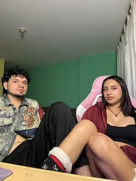 hotlatinocouple   online show from 05-15-26, 11:34