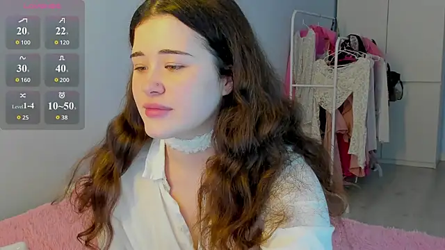 ChloeBlisss online show from 06-19-26, 04:17