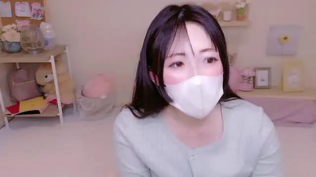 Satomi nn online show from 05-18-26, 04:29