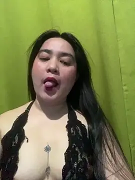Snapshot of pinayhoney chatting on 06-13-26, 04:05 pinayhoney online show from 06-13-26, 04:05