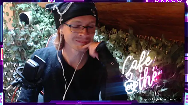 SkinnyAlex1312 online show from 04-14-26, 03:29