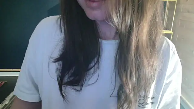 NicoleLove  online show from 05-30-26, 04:31