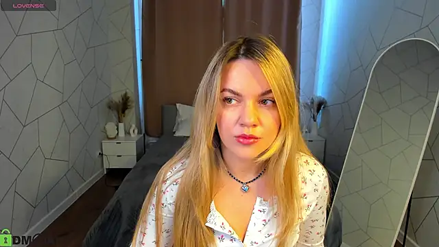 Jennifer Perezz online show from 04-23-26, 01:07