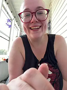 Snapshot of Kenzibb3 chatting on 07-20-26, 05:59 Kenzibb3 online show from 07-20-26, 05:59