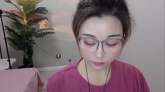 Snapshot of Yunxi- chatting on 04-18-26, 01:37 Yunxi- online show from 04-18-26, 01:37