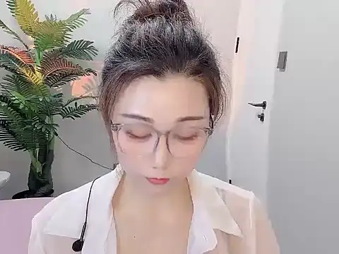 Snapshot of Yunxi- chatting on 04-19-26, 04:23 Yunxi- online show from 04-19-26, 04:23