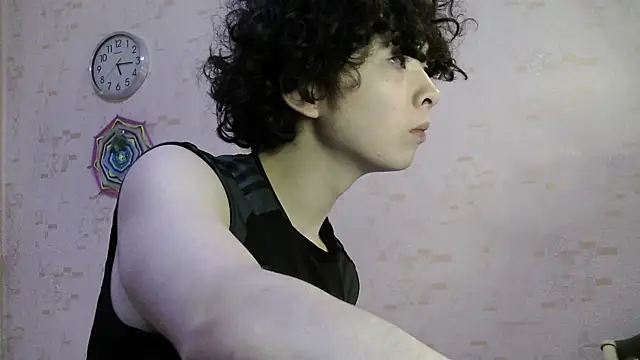 Snapshot of Miklaxyk chatting on 06-20-26, 08:55 Miklaxyk online show from 06-20-26, 08:55