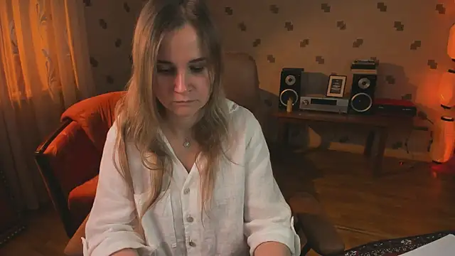 MiaSparkes online show from 05-06-26, 09:36
