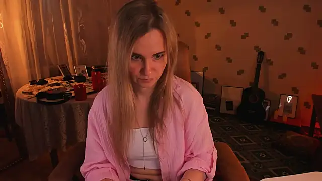 MiaSparkes online show from 06-06-26, 10:42
