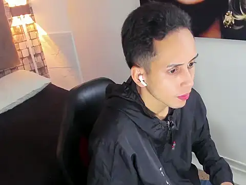 Snapshot of Zack_isback chatting on 04-14-26, 07:53 Zack isback online show from 04-14-26, 07:53