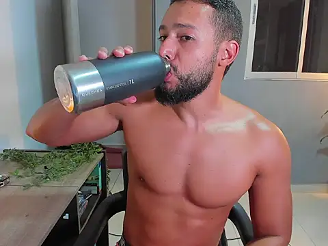 Snapshot of Juan_Calix chatting on 04-14-26, 10:49 Juan Calix online show from 04-14-26, 10:49