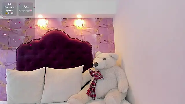 luna bloomm  online show from 05-20-26, 04:40