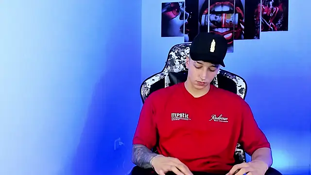 eithan boy  online show from 07-02-26, 02:11
