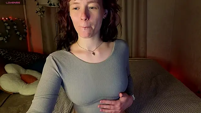 Ricki Bloom online show from 05-11-26, 02:45