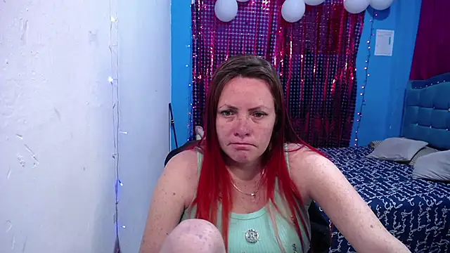 carolinhe26 online show from 04-26-26, 02:15