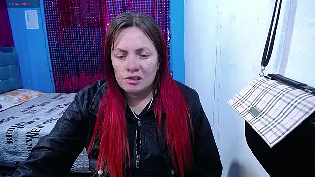 carolinhe26 online show from 05-04-26, 07:54